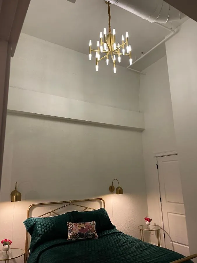 Gold Suite By Hollyhock- Executive-Level Living Louisville USA