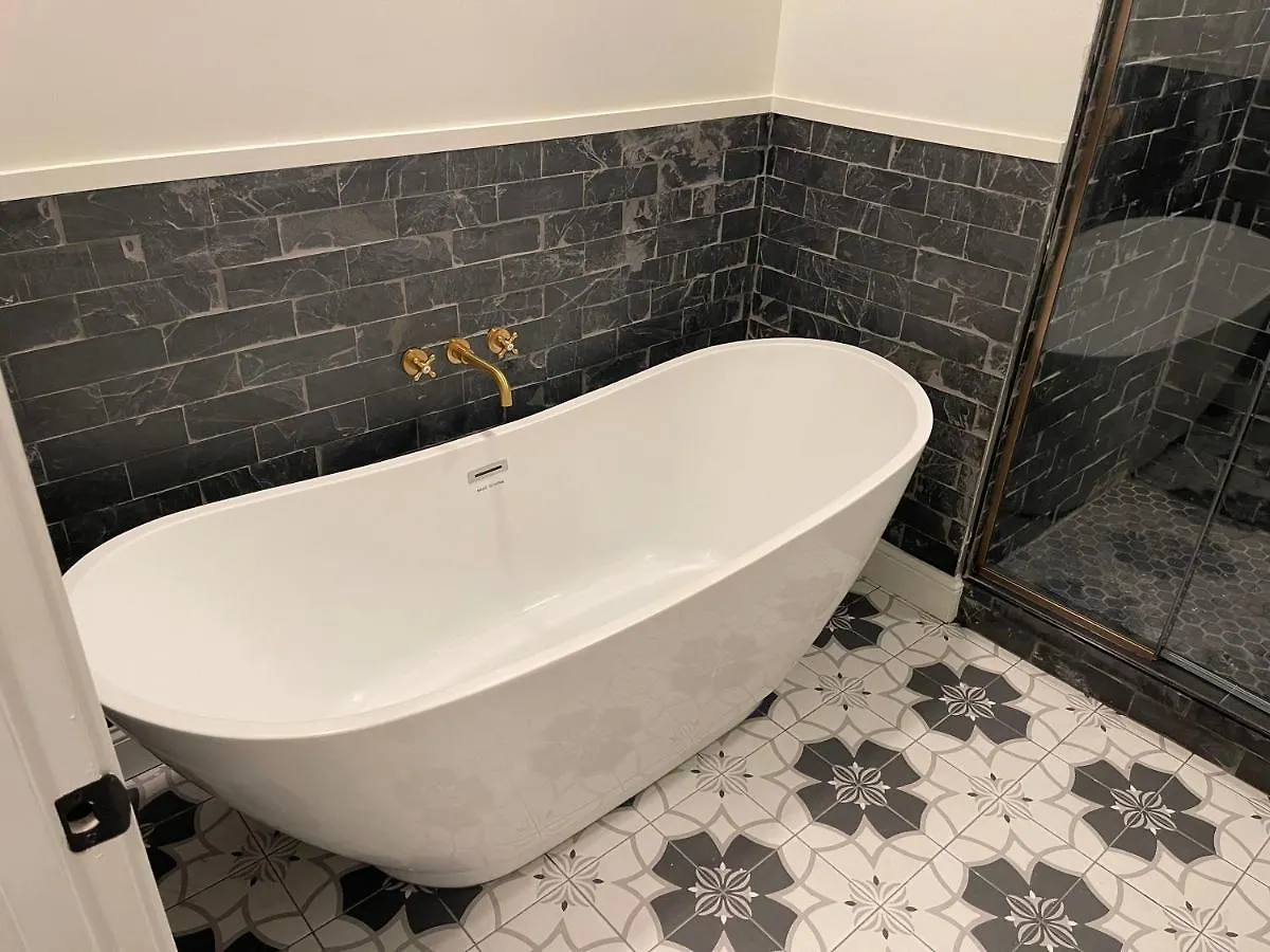 Lägenhet Gold Suite By Hollyhock- Executive-Level Living Louisville