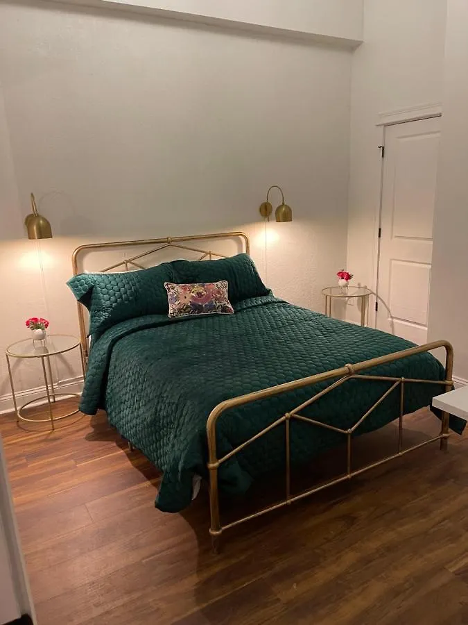 Gold Suite By Hollyhock- Executive-Level Living Louisville Lägenhet